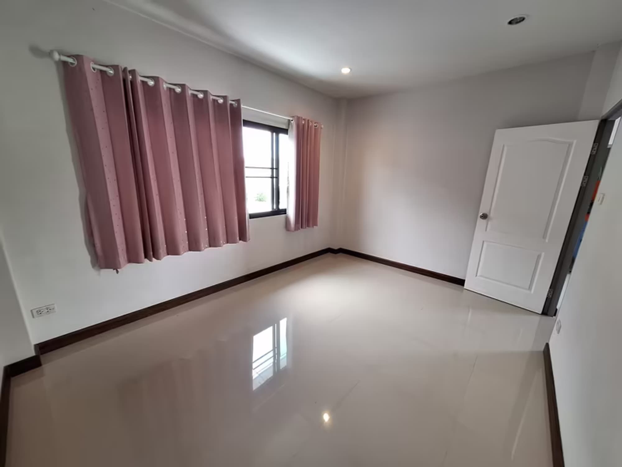 3 Bedroom House - Image 7
