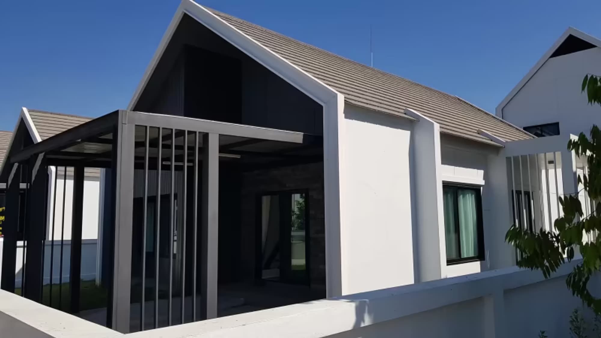2 Bedroom House - Image 12