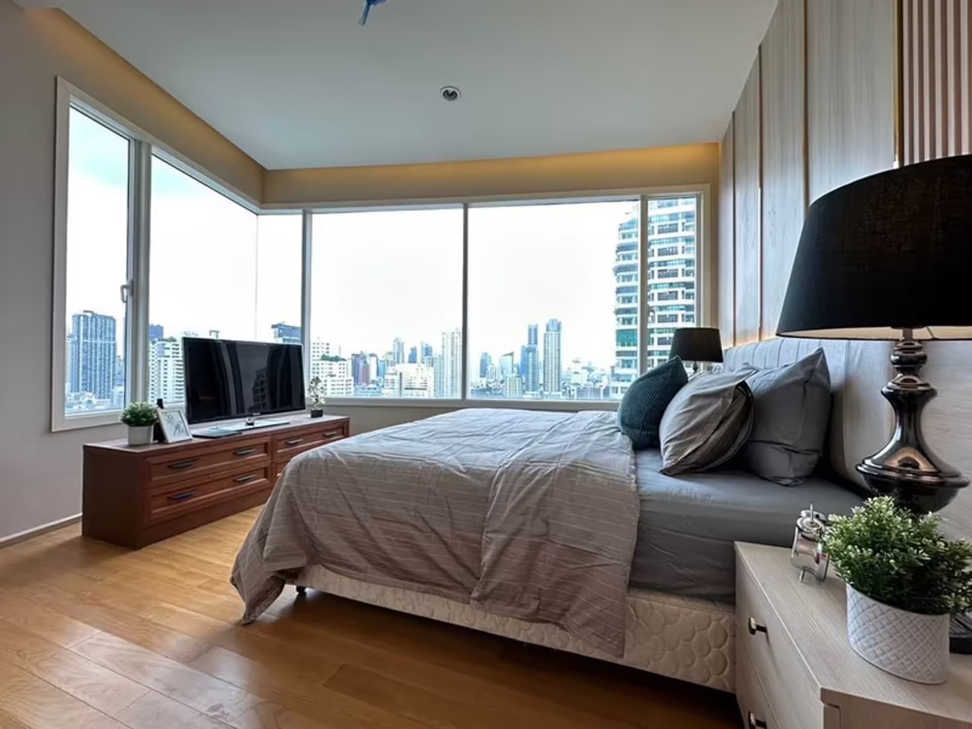 Condo for Rent at 39 by Sansiri - Image 1