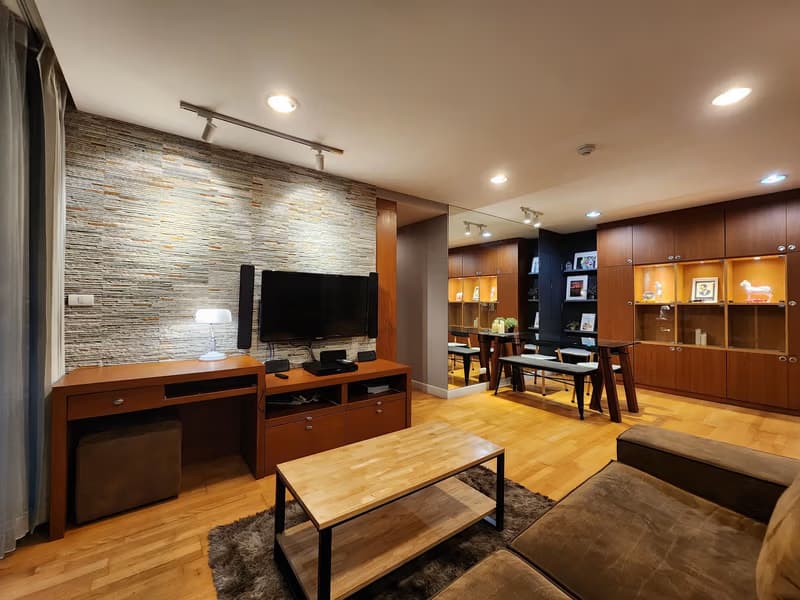 2 Bed Condo for Rent in Khlong San