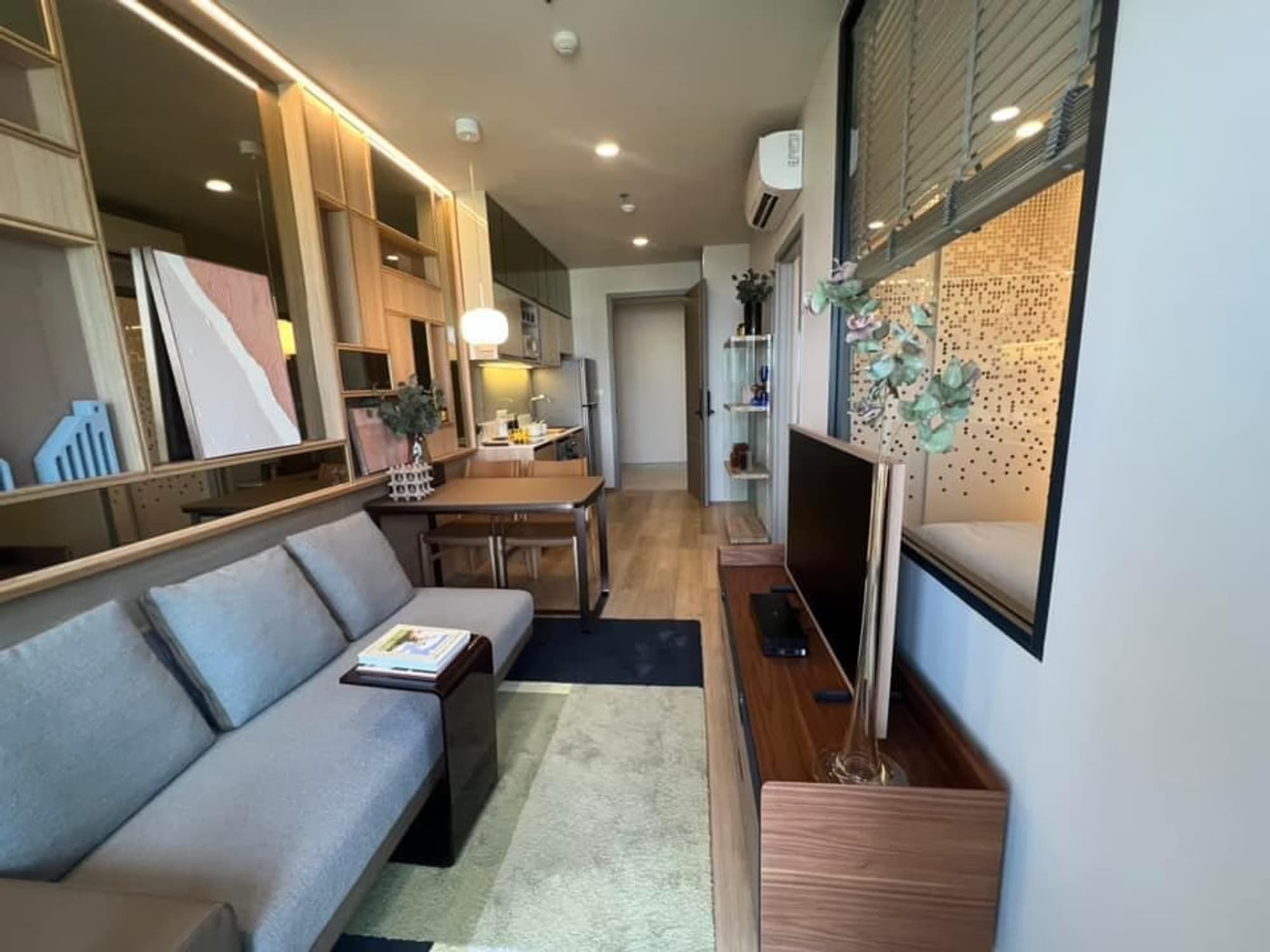Condo for Sale at The Issara Sathorn - Image 2