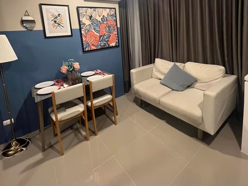 1 Bed Condo for Rent  Near Huai Khwang MRT