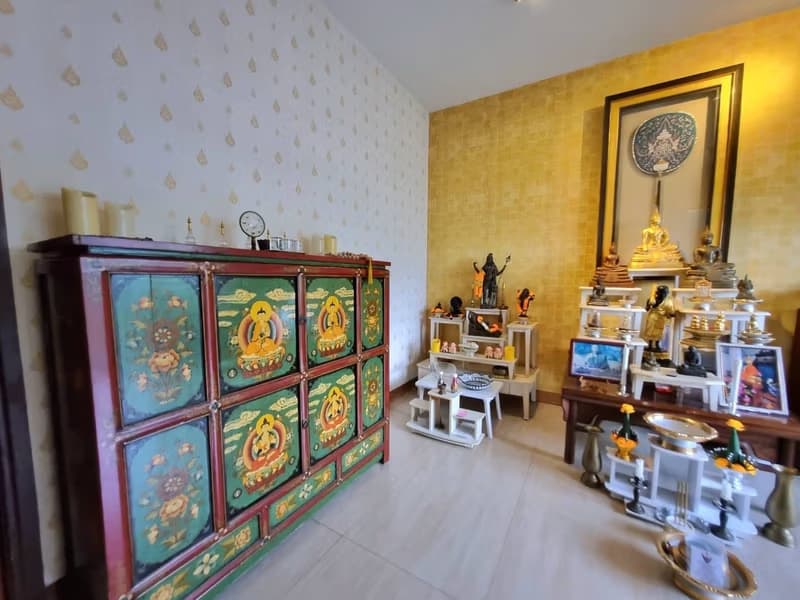 3 Bed Condo for Sale in Watthana