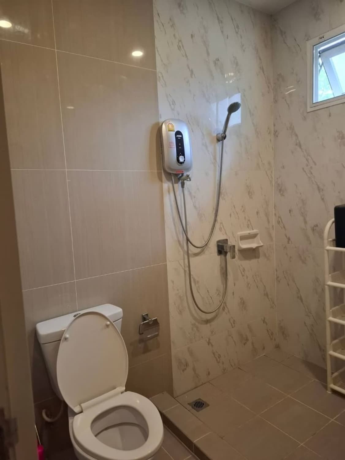 4 Bed House for Rent in Saraphi - Image 10