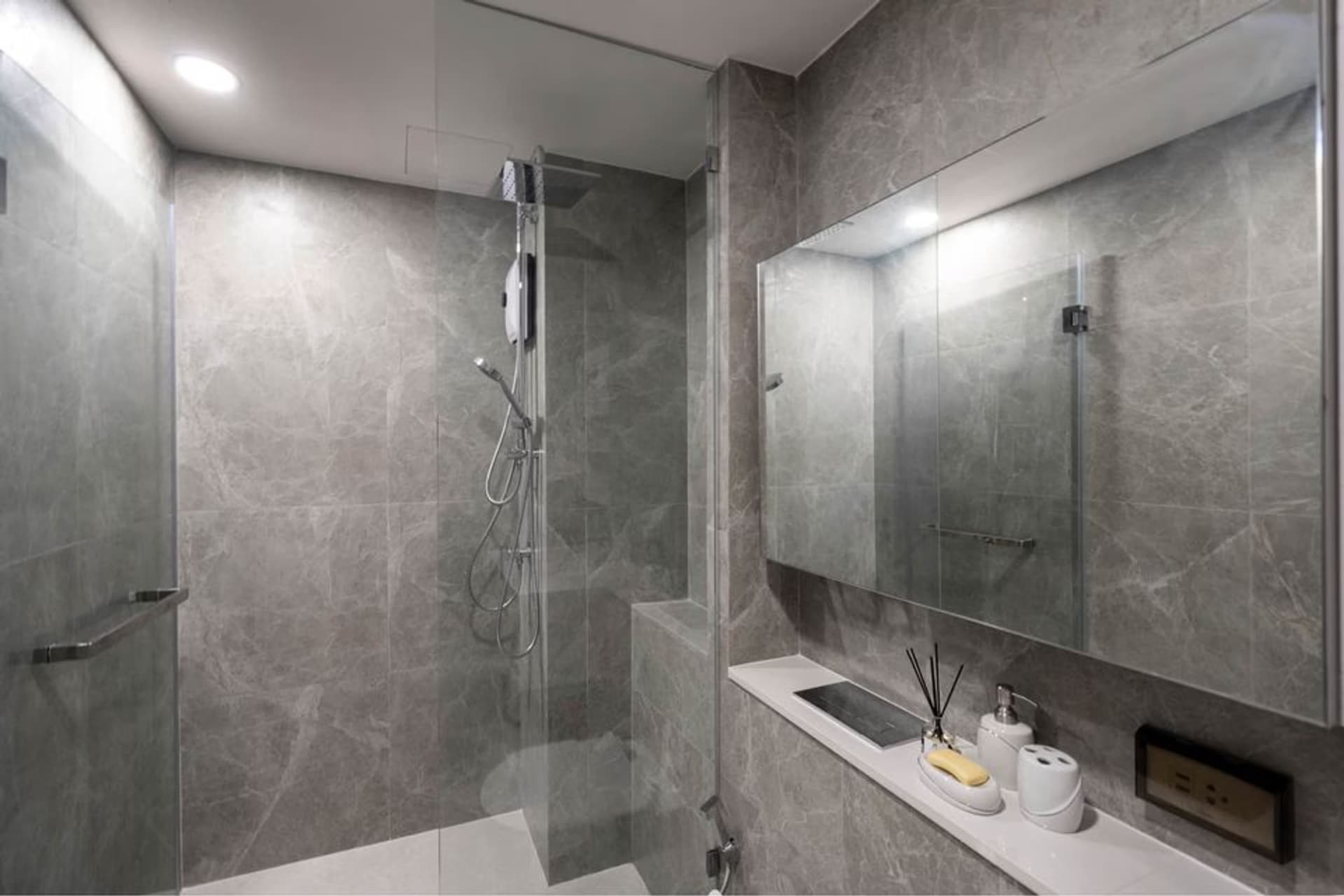 1 ห้องนอน Condo สำหรับ จำหน่าย ใน ห้วยขวาง - Image 5