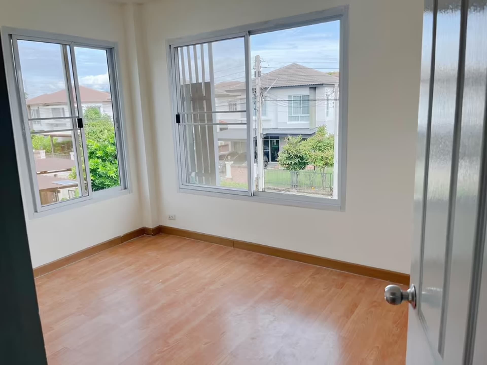 3 Bedroom House - Image 8