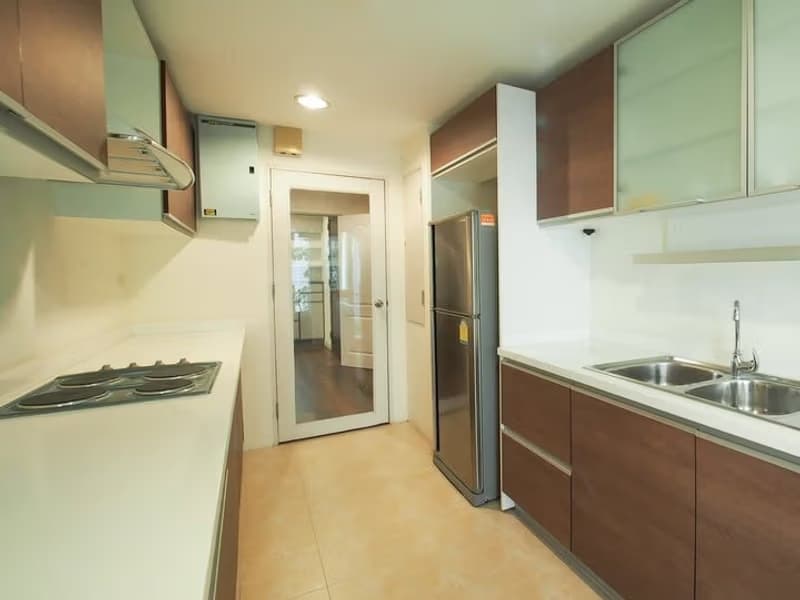 4 Bed Condo for Rent in Khlong San