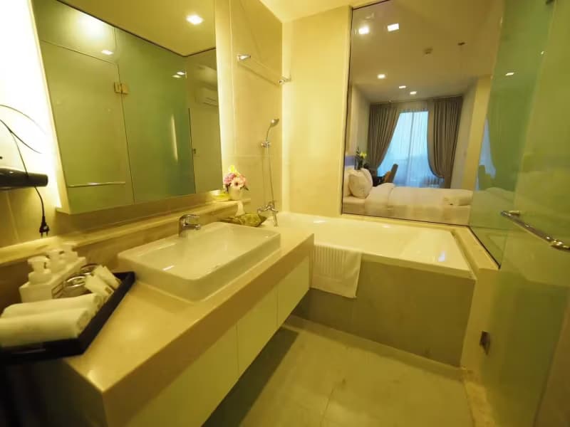 1 Bedroom Condo