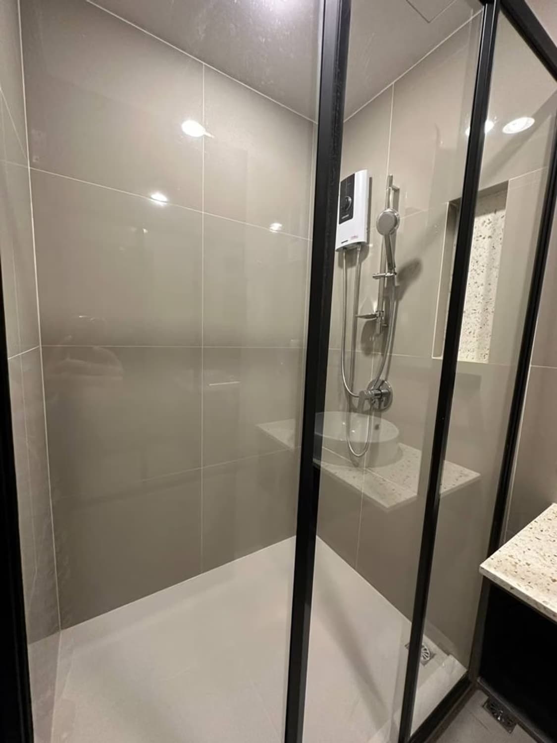 1 Bed Condo for Rent and Sale  Near Huai Khwang MRT - Image 7