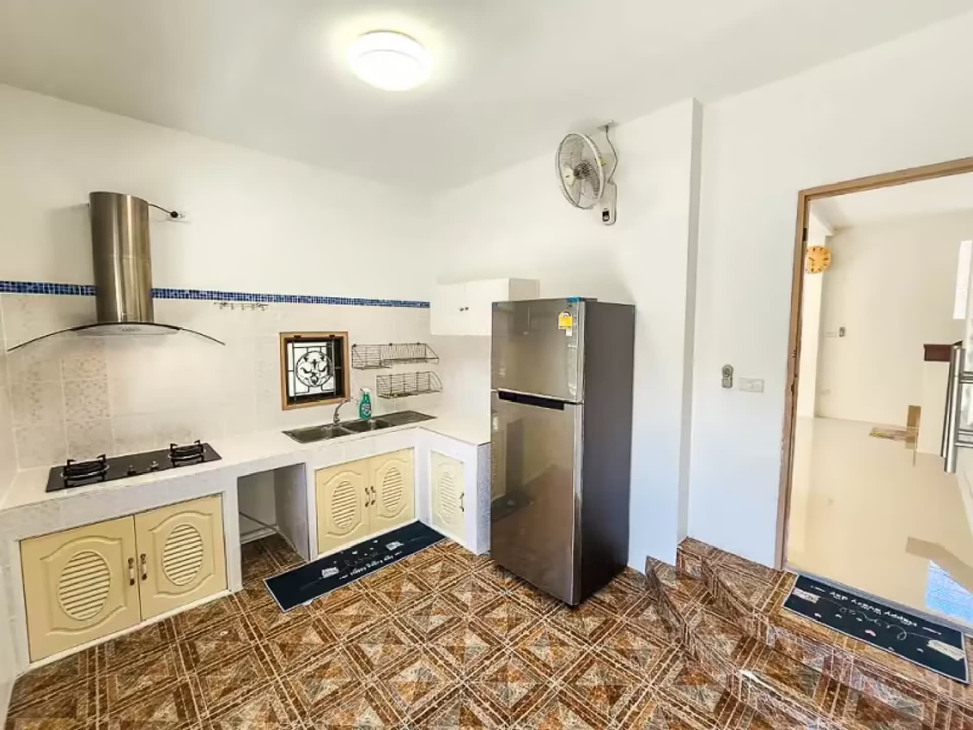4 Bedroom House - Image 8