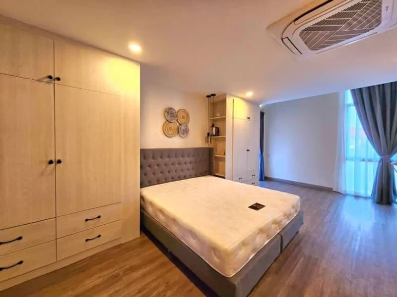 5 Bed House for Rent in San Sai District