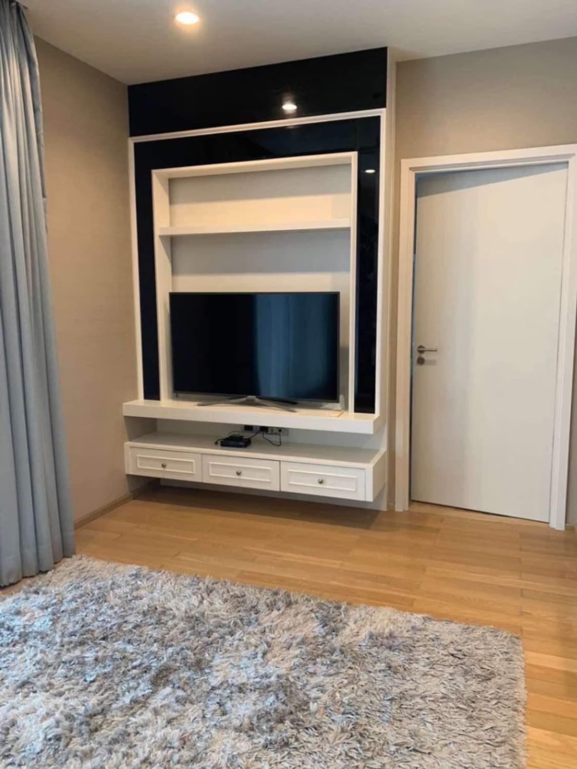 1 Bed Condo for Rent and Sale in Watthana - Image 2