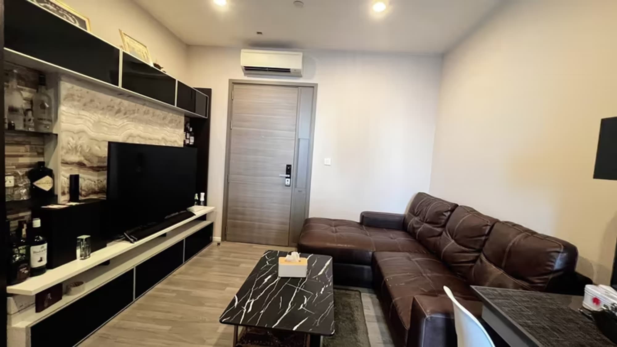 Condo for Rent at The Room Sukhumvit 69 - Image 13