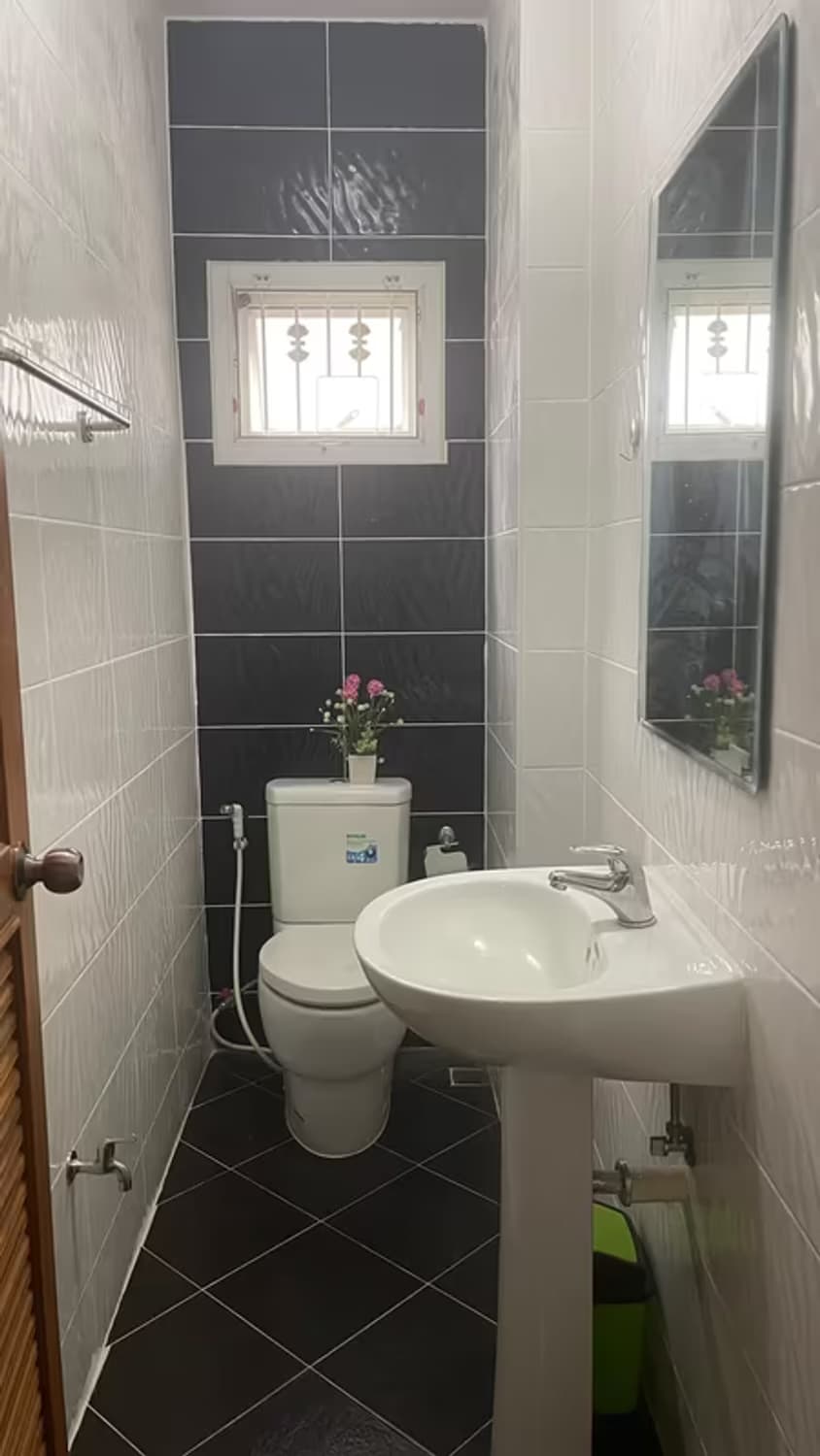  - Image 8