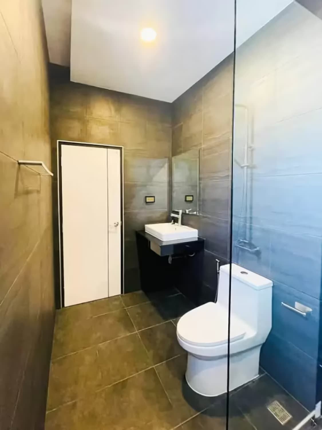 3 Bedroom House - Image 12