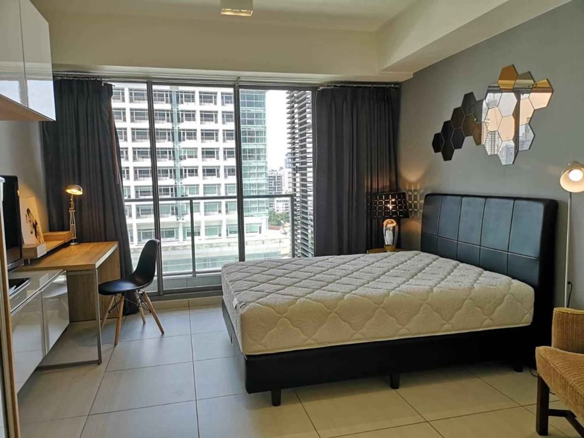 null ห้องนอน Condo สำหรับ จำหน่าย ใกล้ Ekkamai BTS - Image 1