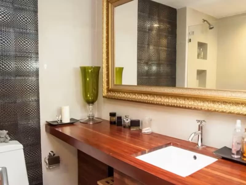 1 Bedroom Condo