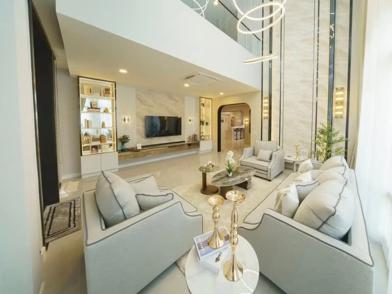 5 Bed House for Rent and Sale in Bang Phli