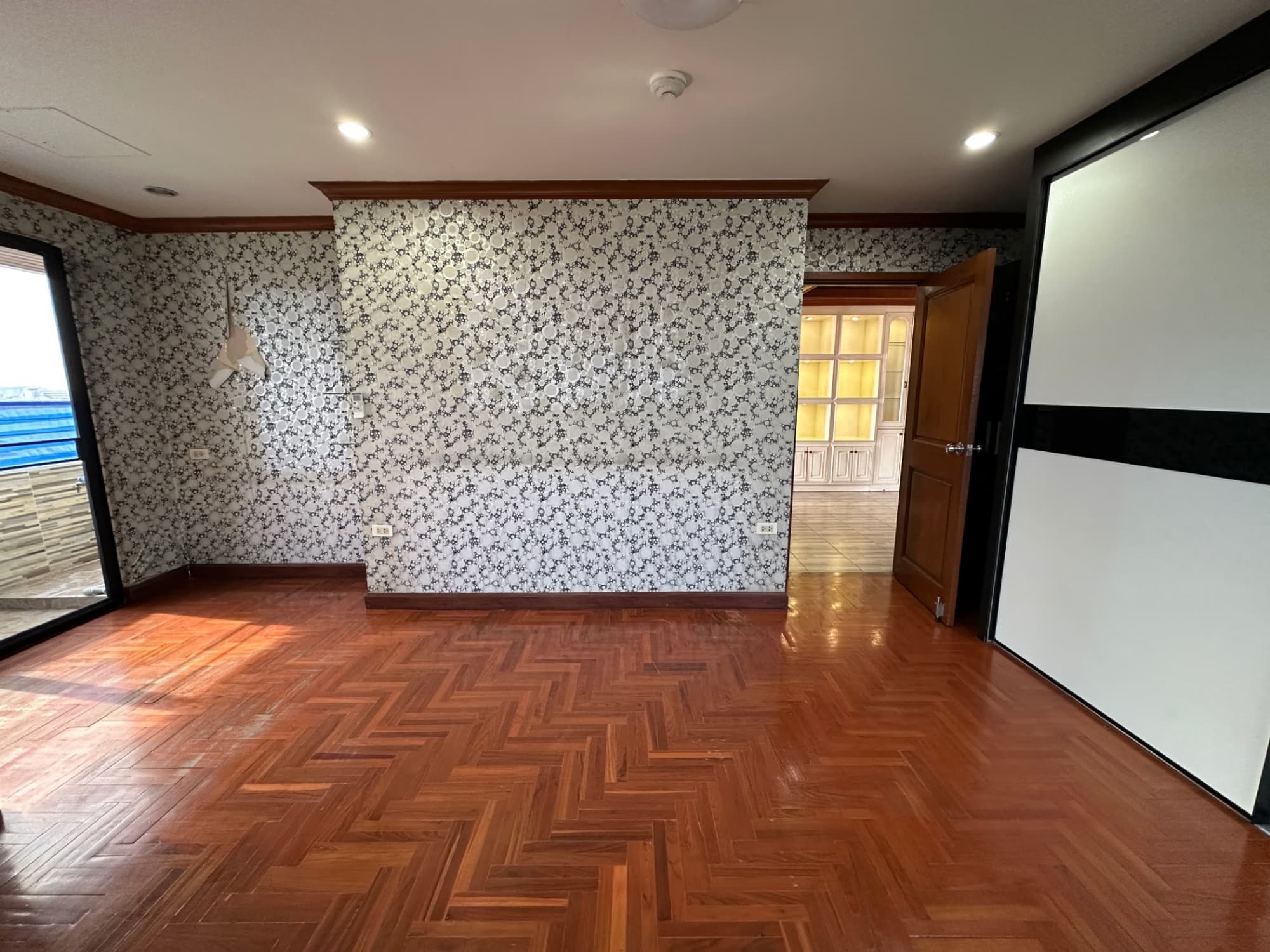 3 Bed Condo for Sale in Samphanthawong - Image 6