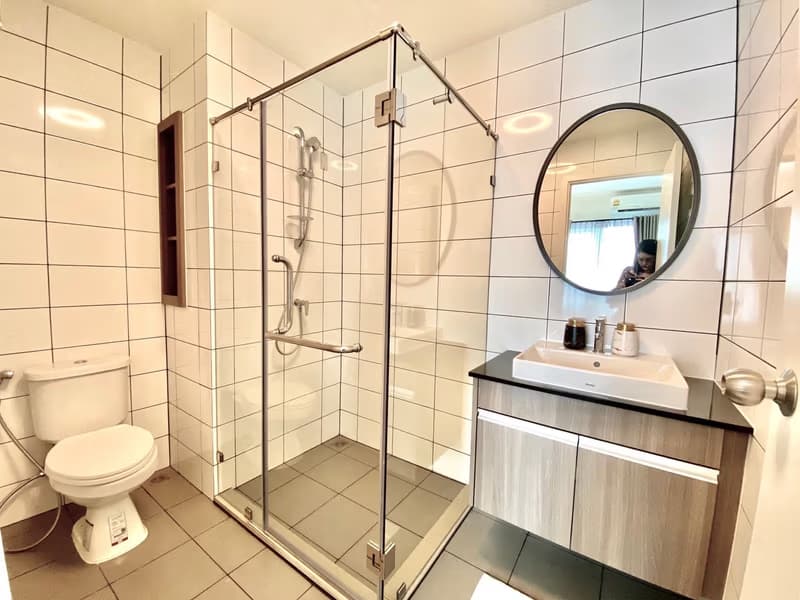 1 Bed Condo for Rent  Near Huai Khwang MRT