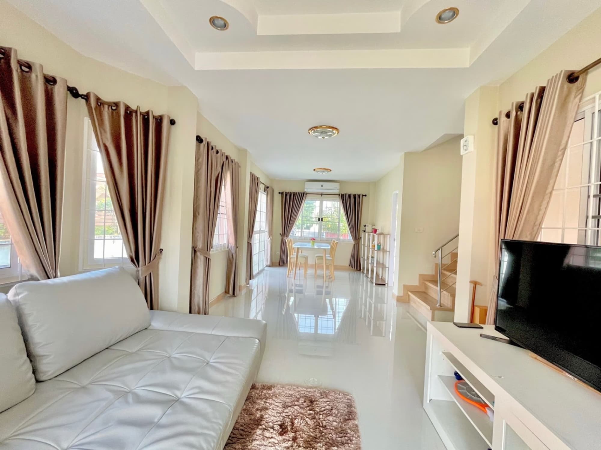 3 Bed House for Sale in San Kamphaeng - Image 2