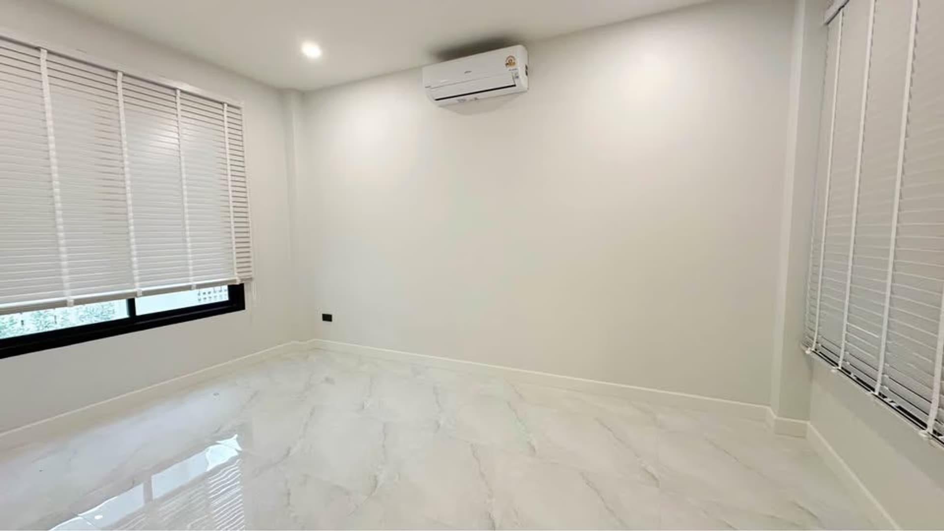 5 Bed House for Rent in Mueang Chiang Mai District - Image 13