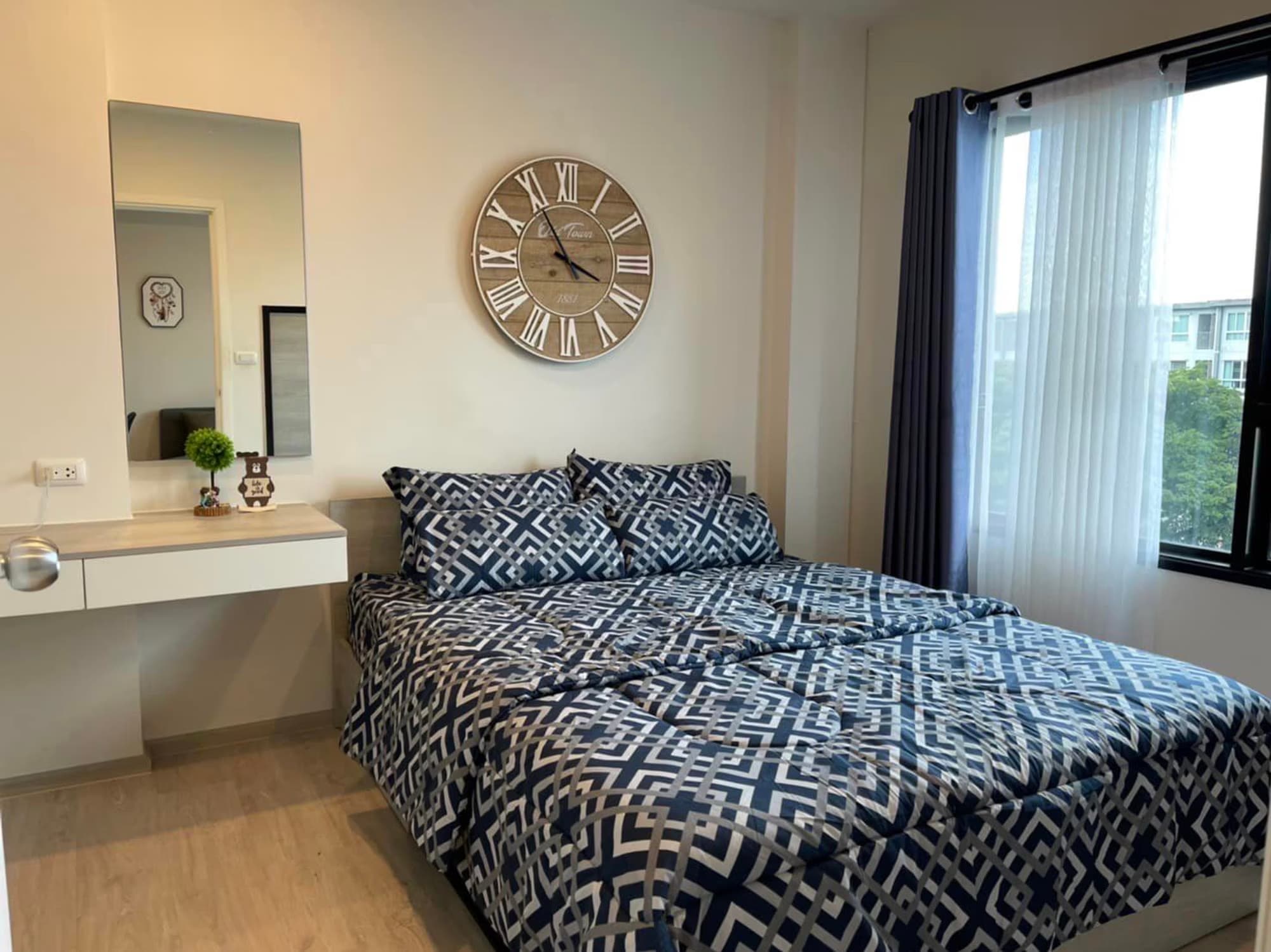 1 Bedroom Condo - Image 2