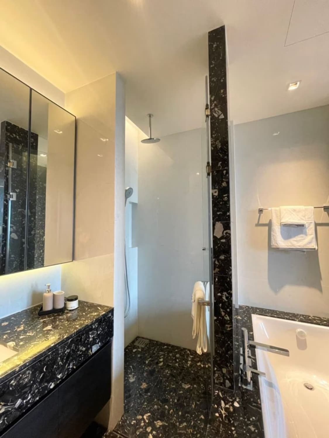 1 Bed Condo for Rent and Sale in Khlong Toei - Image 9
