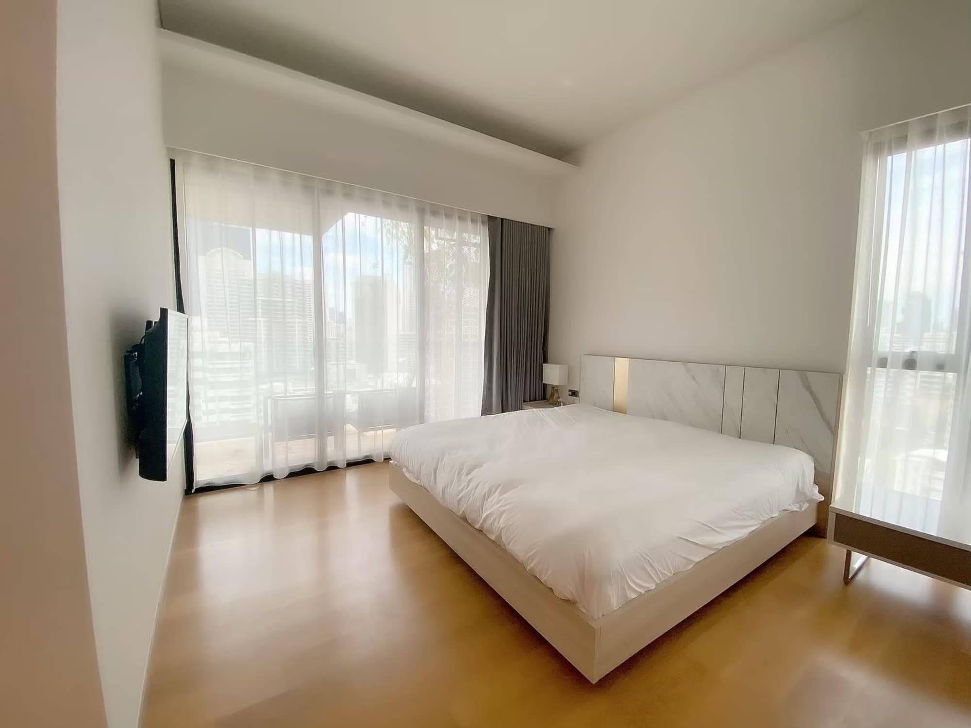 3 Bed Condo for Rent in Watthana - Image 3