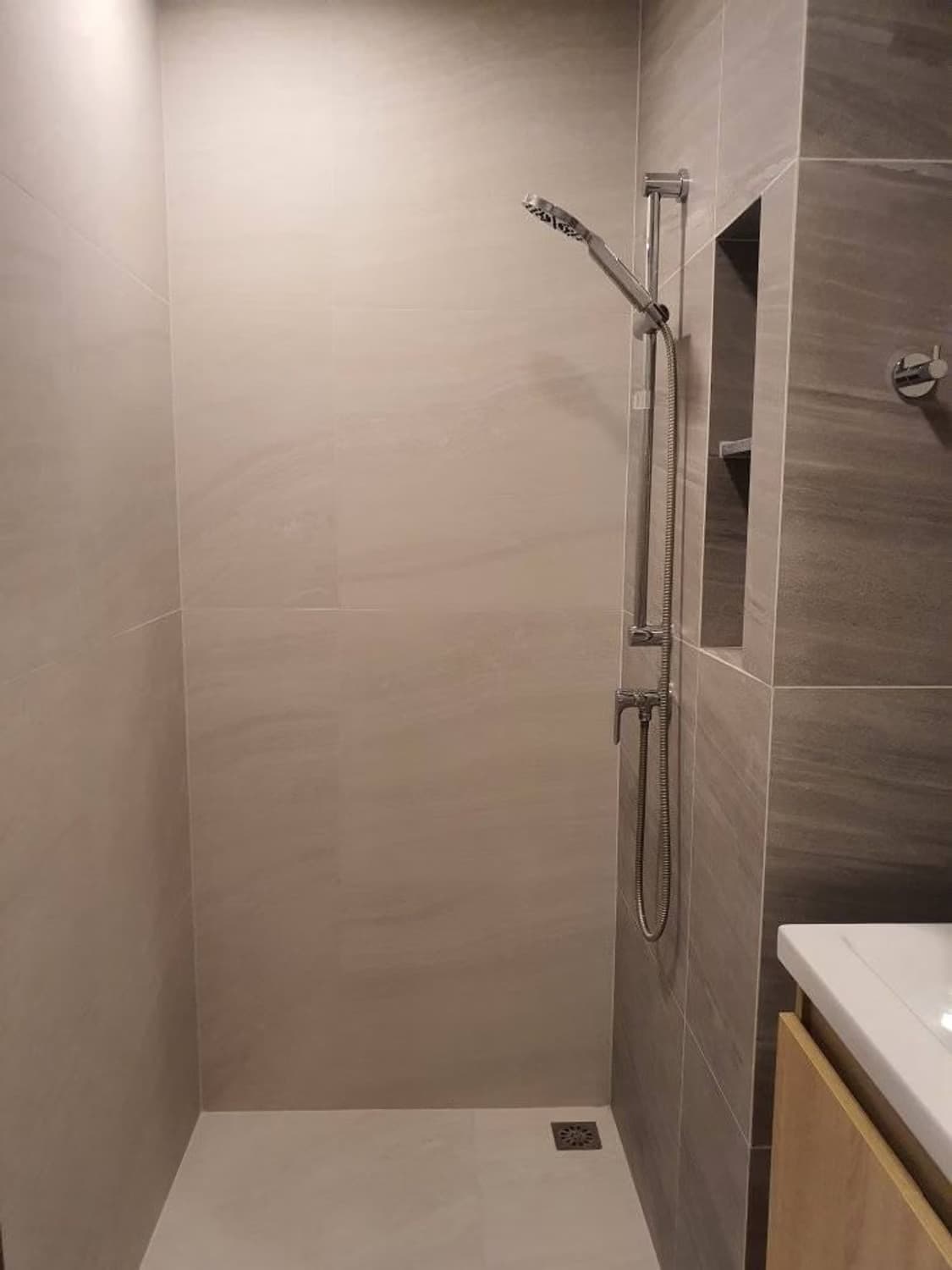 1 Bed Condo for Rent in Huai Khwang - Image 6