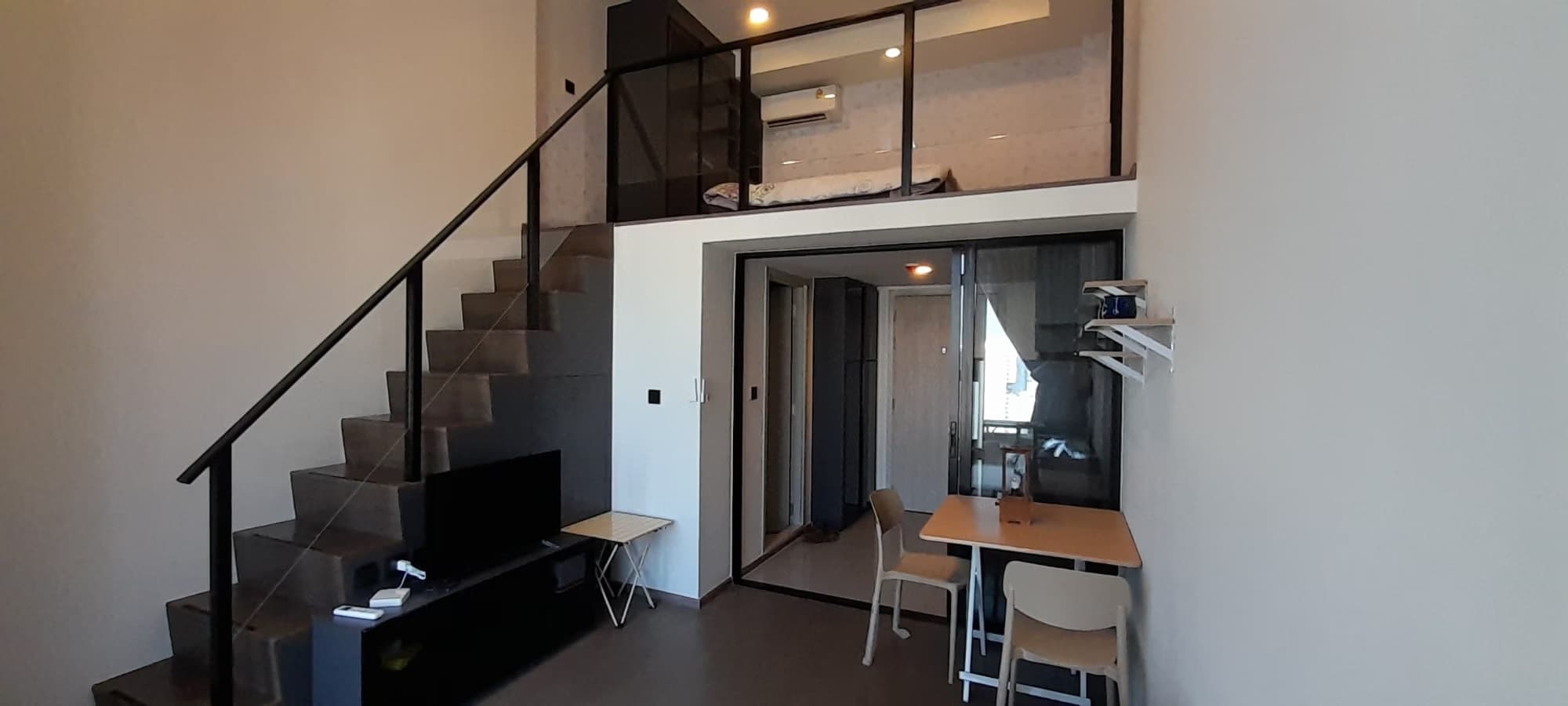 1 Bed Condo for Rent in Bang Rak - Image 1
