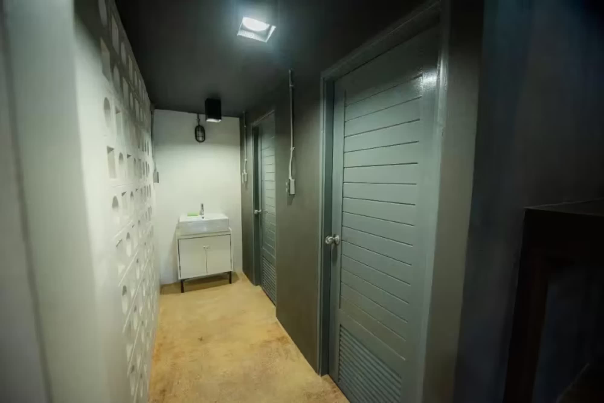 5 Bedroom House - Image 5