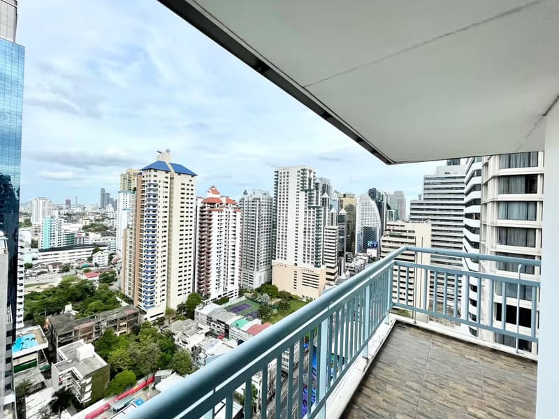 1 Bed Condo for Rent  Near Asok BTS