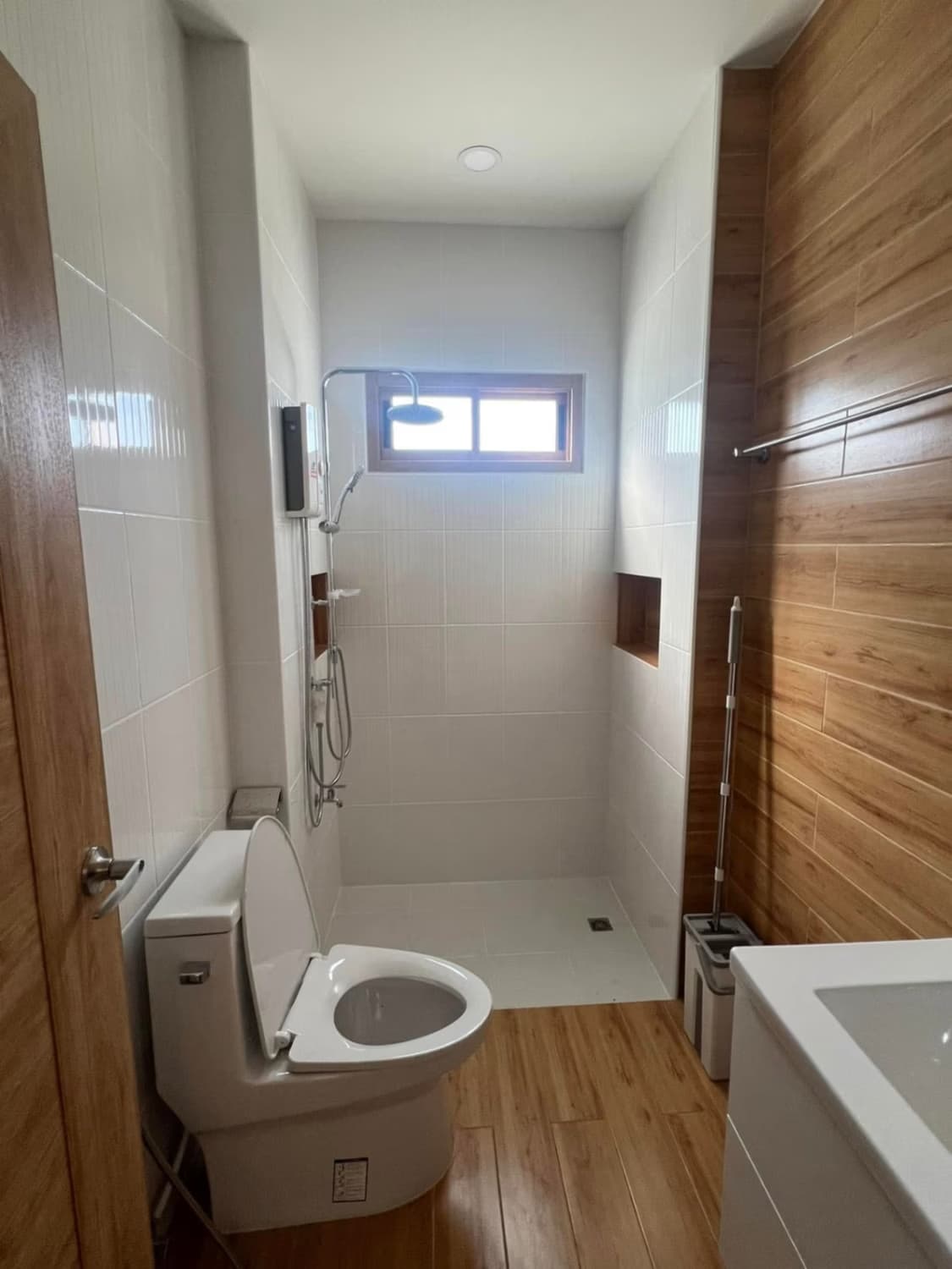 3 Bed House for Rent in Saraphi District - Image 8