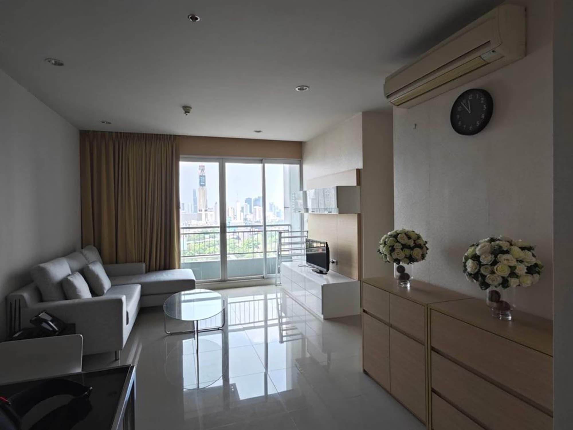 2 Bedroom Condo for Sale at Circle Condominium - Image 1
