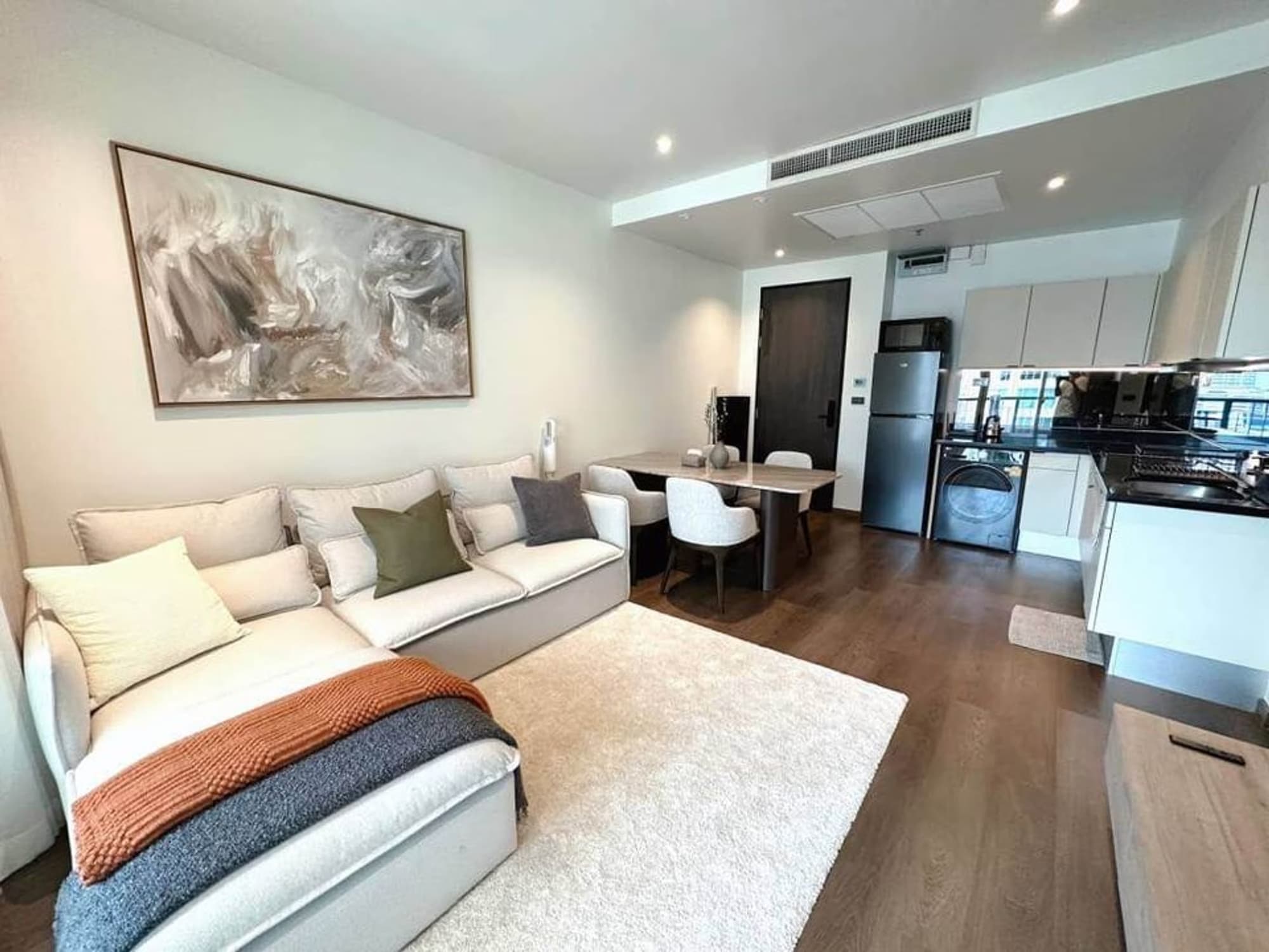 1 Bed Condo for Rent and Sale  Near Chit Lom BTS - Image 1