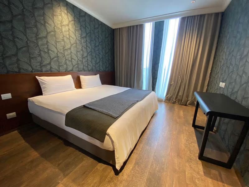 Condo for Rent at Noble Phloen Chit