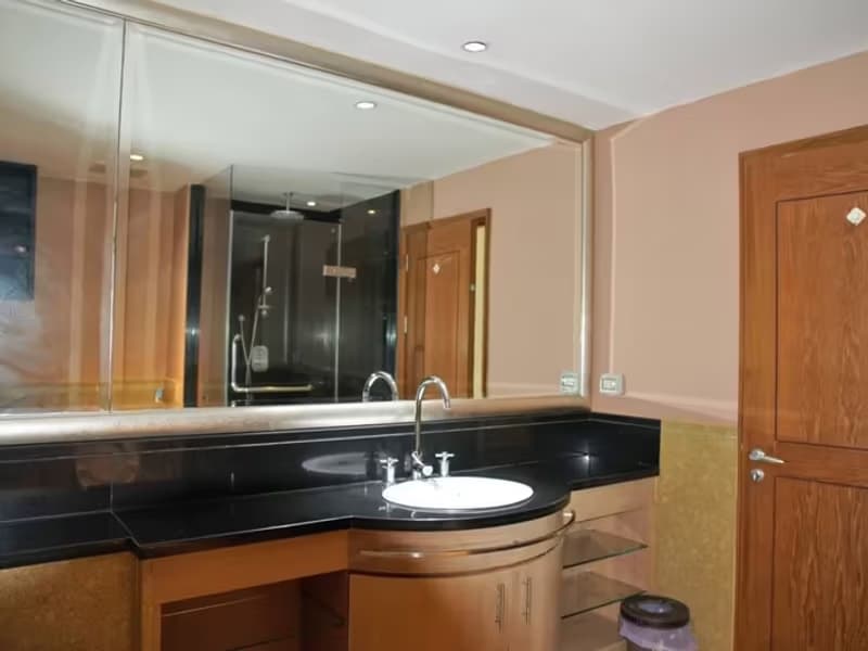 Condo for Rent at Sky Villas