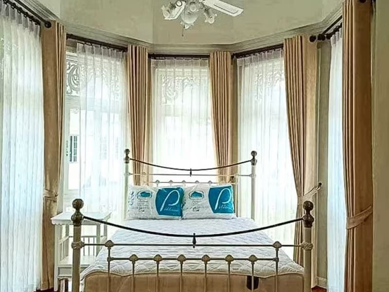 4 Bedroom House for Rent in Bang na