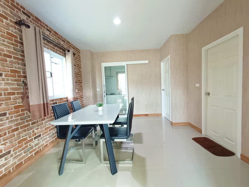 4 Bed House for Rent and Sale in Doi Saket District