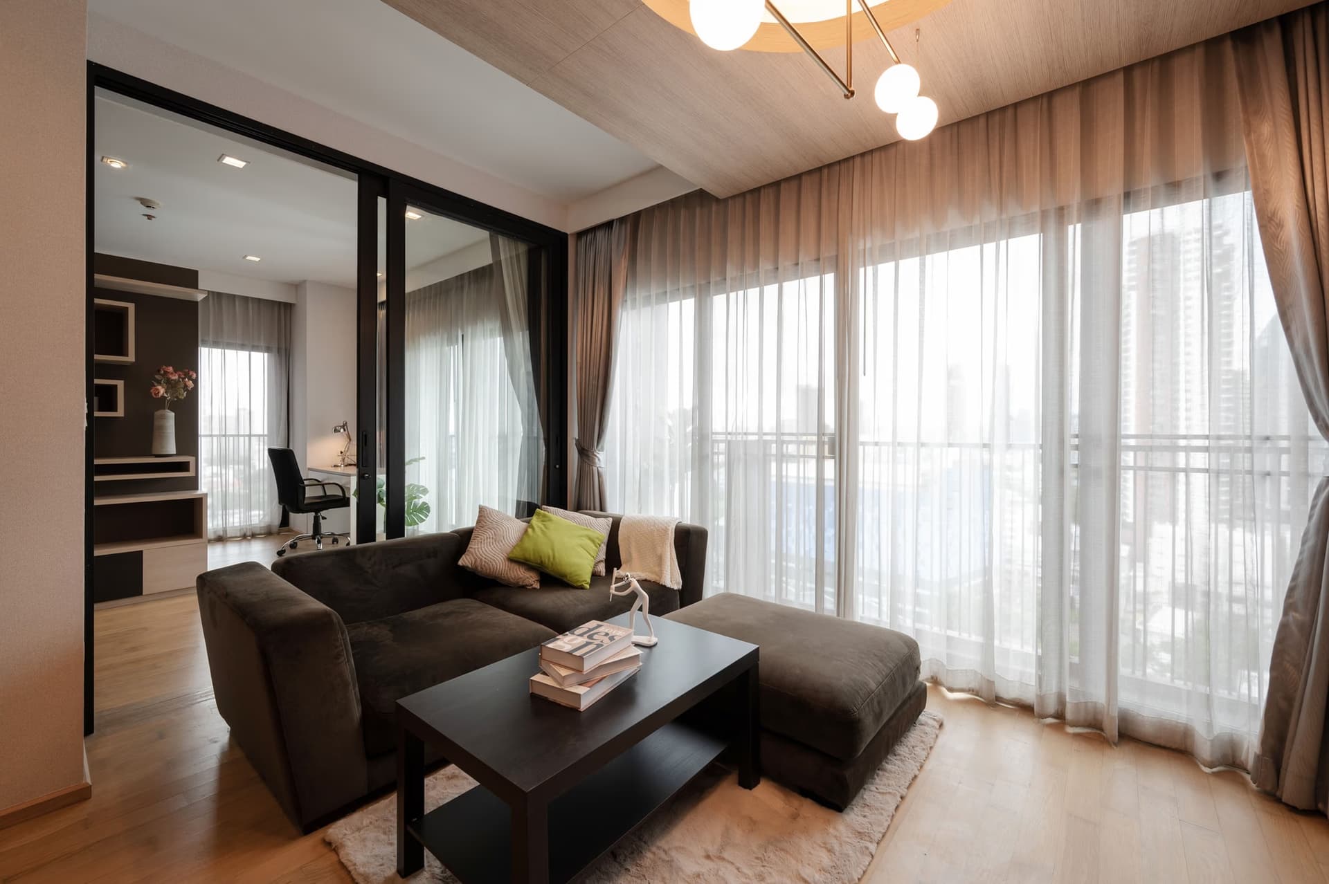 Condo for Sale at Noble Reveal - Image 27