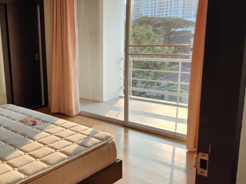 Condo for Sale at The Amethyst 39 Condominium  
