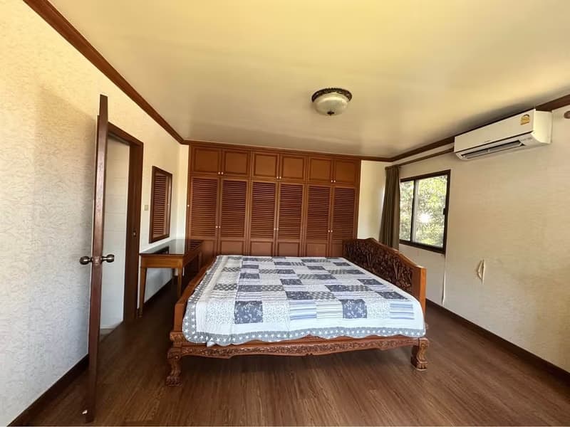 5 Bed House for Sale in Hang Dong