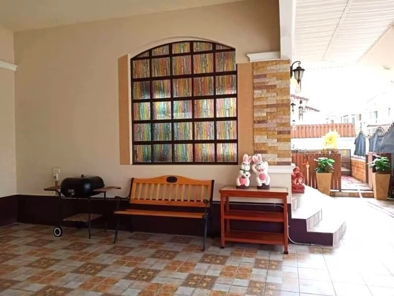 4 Bed House for Rent and Sale in San Kamphaeng District