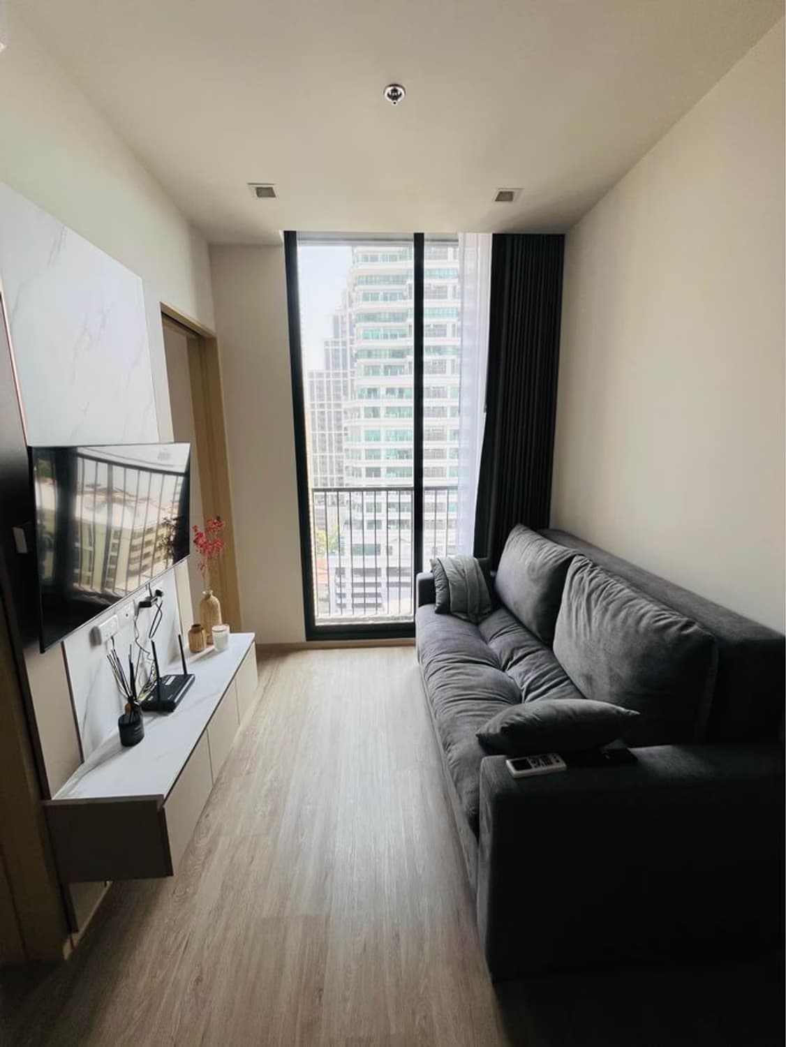 Condo for Rent at Noble State 39 - Image 1