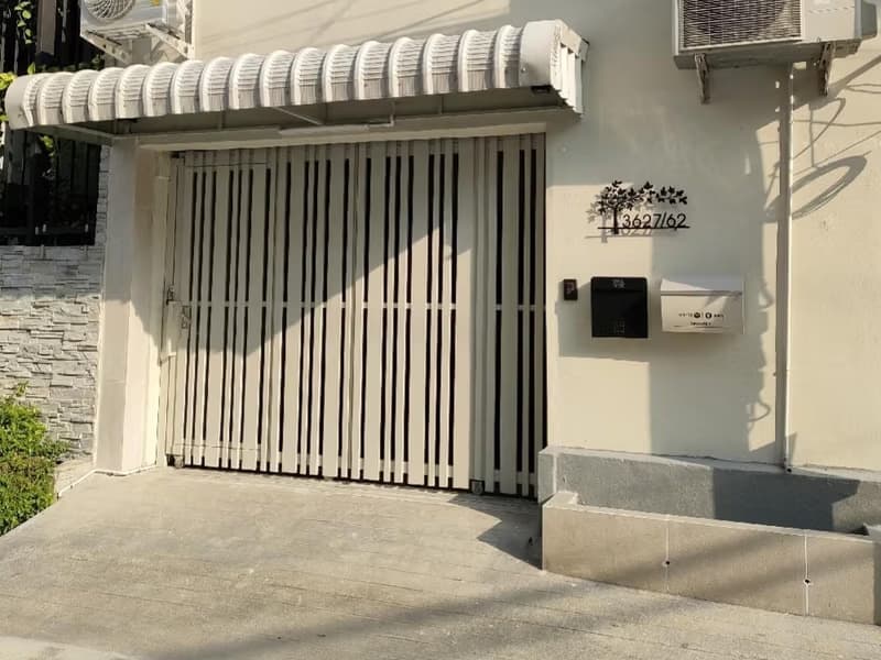 2 Bed Townhouse for Rent in Bang Kho Laem