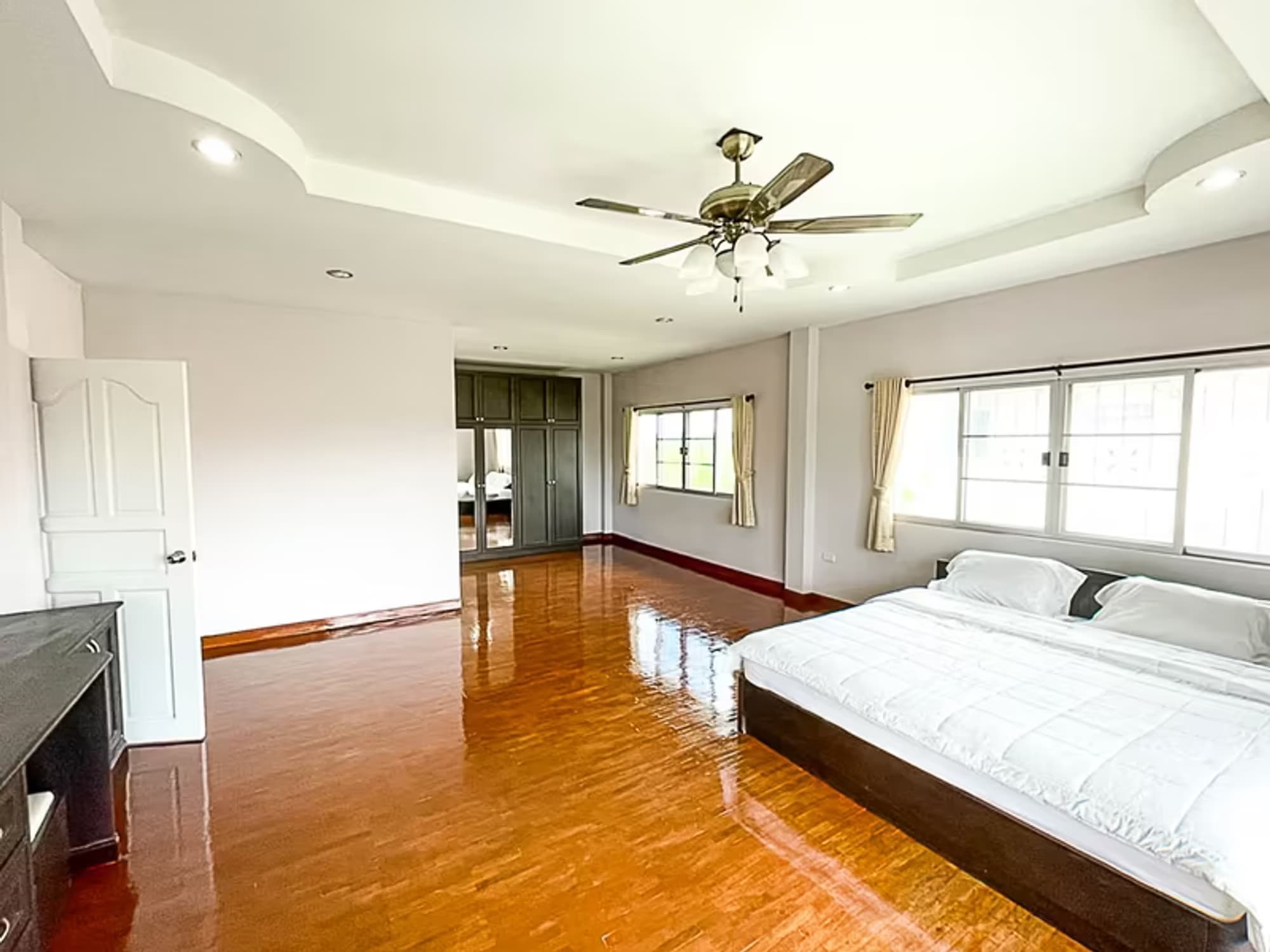 4 Bedroom House - Image 3