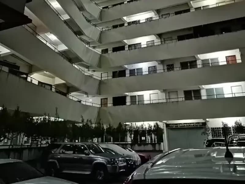 1 Bedroom Condo