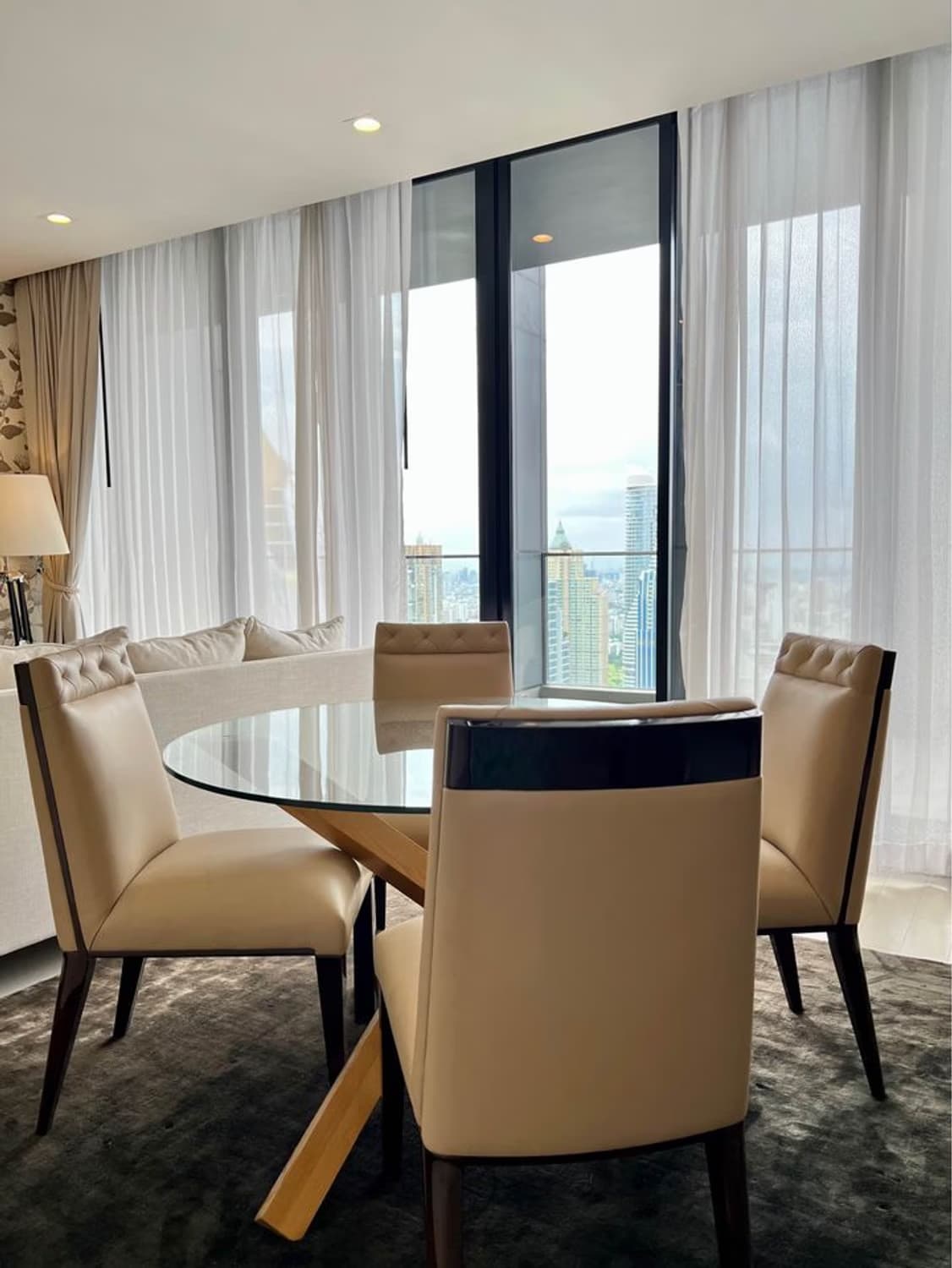 Condo for Rent at Noble Ploenchit - Image 18