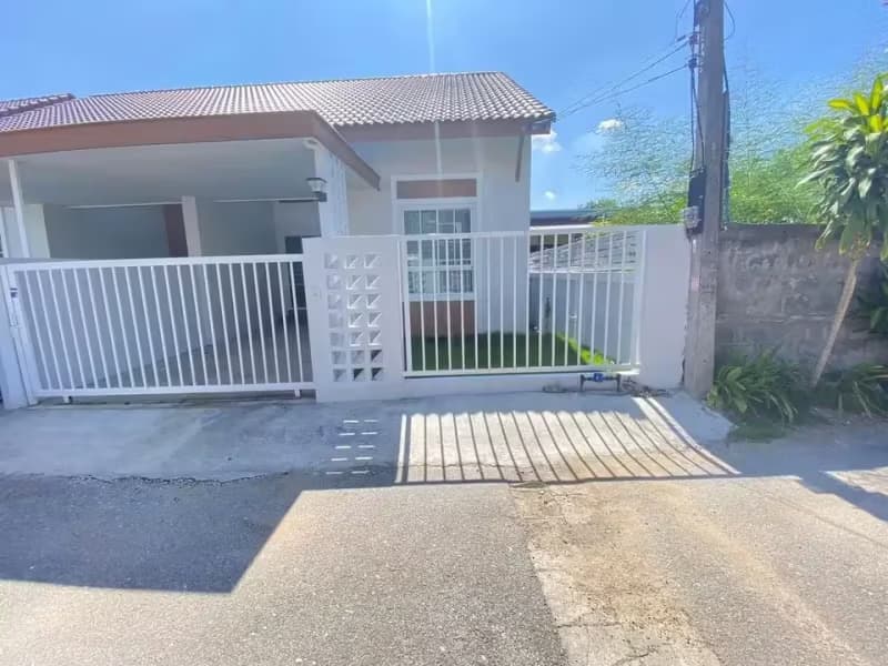 2 Bedroom House